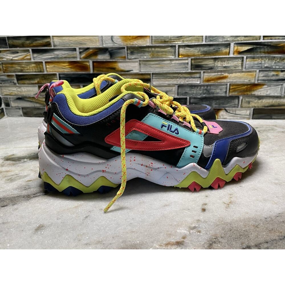Women’s Fila Oakmont TR Athletic Shoe Sneaker 1980s Retro Style Size 9